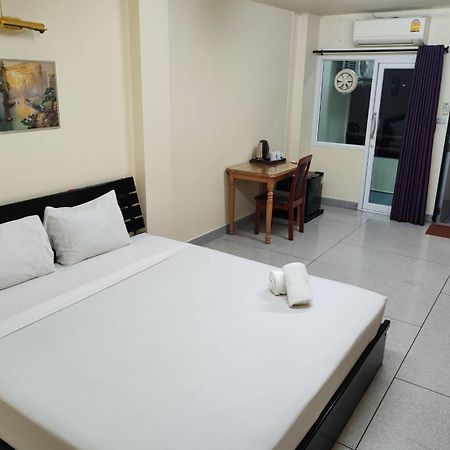 Hotel Grand Mandarin Latphrao 130 Bangkok Luaran gambar