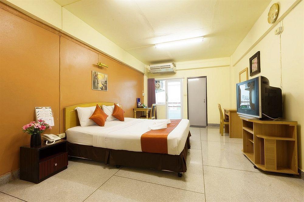 Hotel Grand Mandarin Latphrao 130 Bangkok Luaran gambar