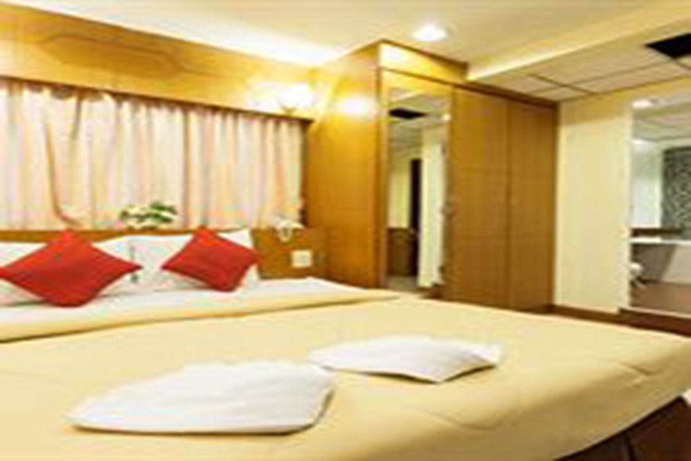 Hotel Grand Mandarin Latphrao 130 Bangkok Luaran gambar